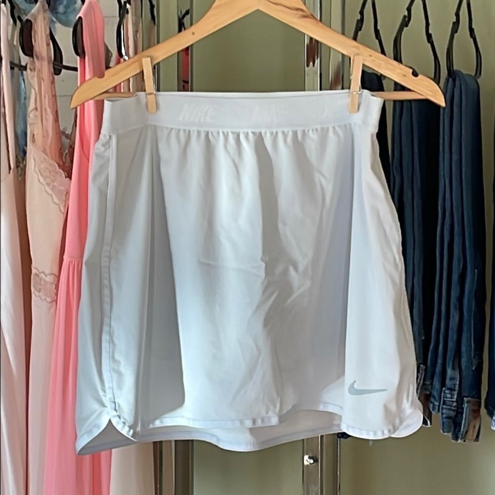 Nike Women's Flex Woven 15" Pure Platinum Golf Skort Size M